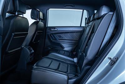 2018 Volkswagen Tiguan - Thumbnail