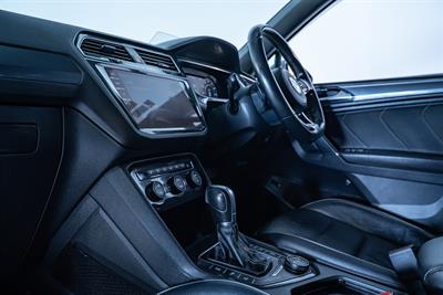2018 Volkswagen Tiguan - Thumbnail