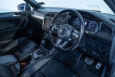 2018 Volkswagen Tiguan - Thumbnail