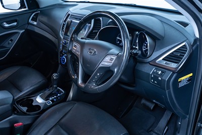 2017 Hyundai Santa Fe - Thumbnail