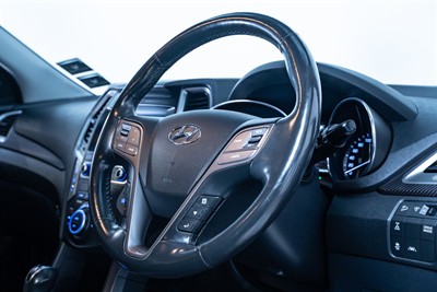 2017 Hyundai Santa Fe - Thumbnail