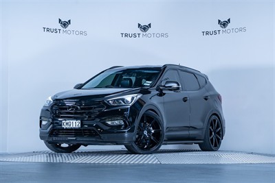 2017 Hyundai Santa Fe - Thumbnail