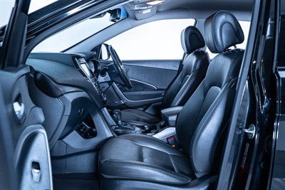 2017 Hyundai Santa Fe - Thumbnail