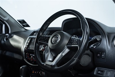2021 Nissan Navara - Thumbnail
