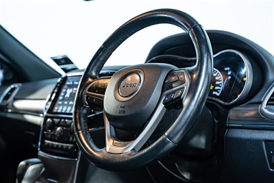 2020 Jeep Grand Cherokee - Thumbnail