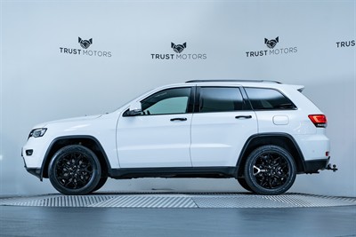 2020 Jeep Grand Cherokee - Thumbnail