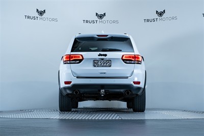 2020 Jeep Grand Cherokee - Thumbnail