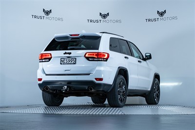 2020 Jeep Grand Cherokee - Thumbnail