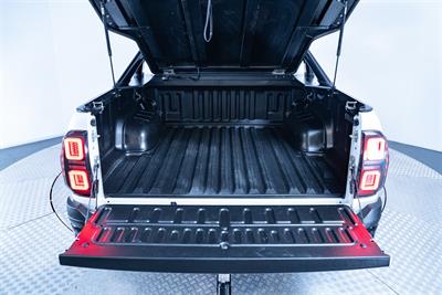 2023 Toyota Hilux - Thumbnail