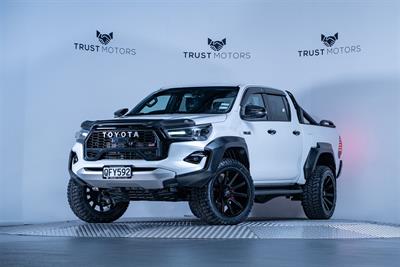 2023 Toyota Hilux - Thumbnail