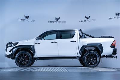2023 Toyota Hilux - Thumbnail
