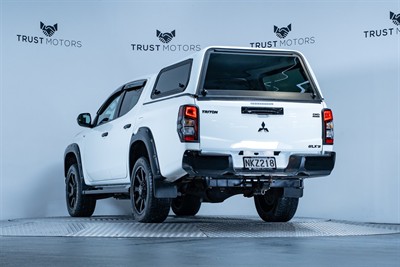 2021 Mitsubishi Triton - Thumbnail