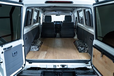 2020 Toyota Landcruiser - Thumbnail