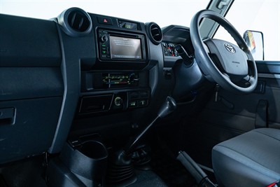 2020 Toyota Landcruiser - Thumbnail