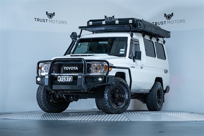 2020 Toyota Landcruiser - Thumbnail