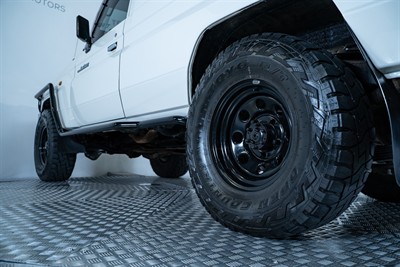 2020 Toyota Landcruiser - Thumbnail