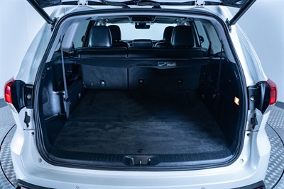 2019 Toyota Highlander - Thumbnail