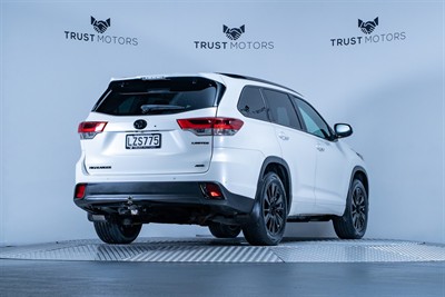 2019 Toyota Highlander - Thumbnail