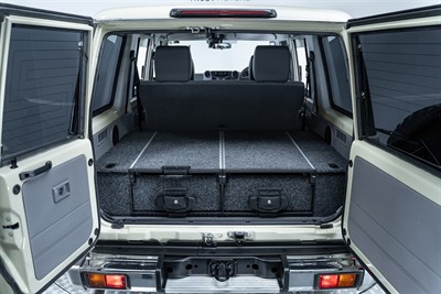 2023 Toyota Landcruiser - Thumbnail