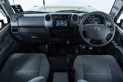 2023 Toyota Landcruiser - Thumbnail