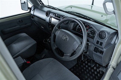 2023 Toyota Landcruiser - Thumbnail