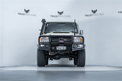 2023 Toyota Landcruiser - Thumbnail