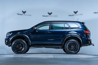 2020 Ford Everest - Thumbnail