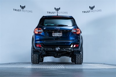 2020 Ford Everest - Thumbnail