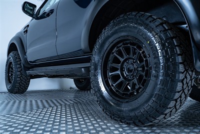 2020 Ford Everest - Thumbnail