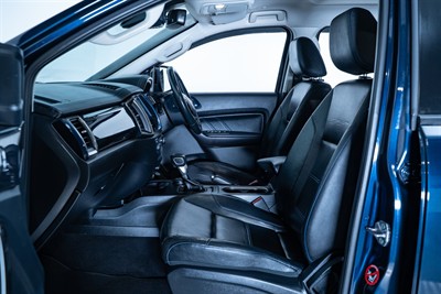 2020 Ford Everest - Thumbnail