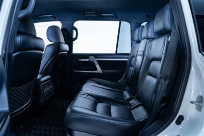 2020 Toyota Landcruiser - Thumbnail