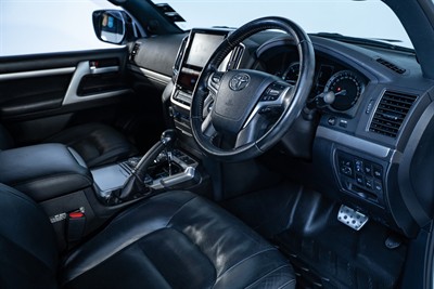 2020 Toyota Landcruiser - Thumbnail