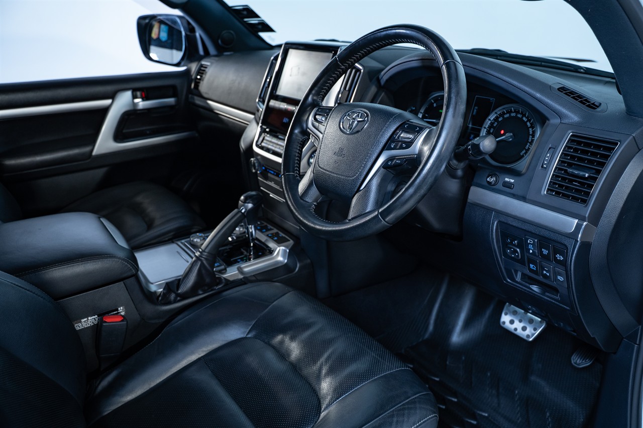 2020 Toyota Landcruiser