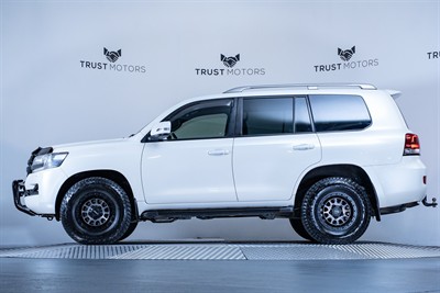 2020 Toyota Landcruiser - Thumbnail