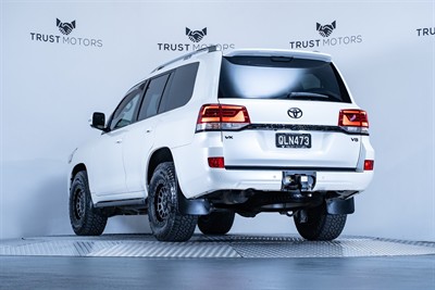 2020 Toyota Landcruiser - Thumbnail