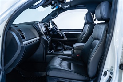 2020 Toyota Landcruiser - Thumbnail