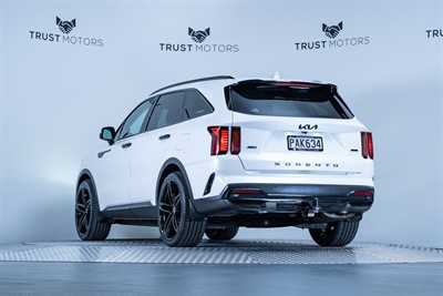 2022 Kia Sorento - Thumbnail