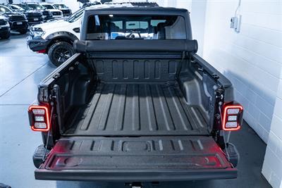 2022 Jeep Gladiator - Thumbnail