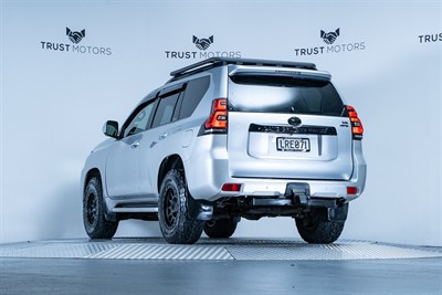 2017 Toyota Landcruiser Prado - Thumbnail