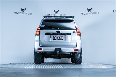 2017 Toyota Landcruiser Prado - Thumbnail