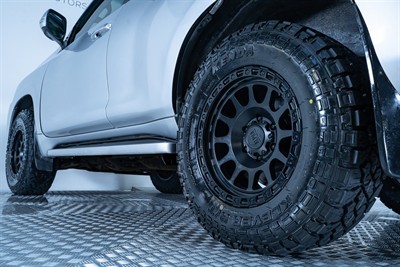 2017 Toyota Landcruiser Prado - Thumbnail