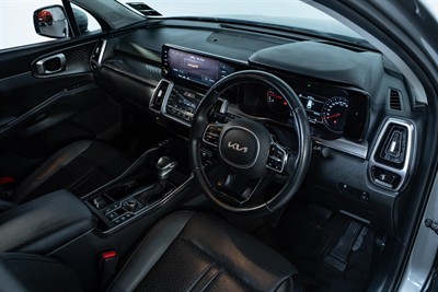 2022 Kia Sorento - Thumbnail