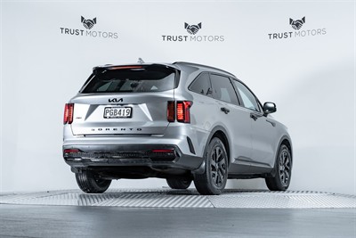 2022 Kia Sorento - Thumbnail
