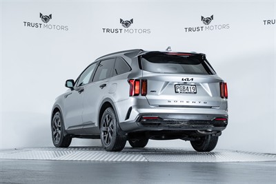 2022 Kia Sorento - Thumbnail