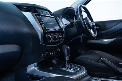 2021 Nissan Navara - Thumbnail