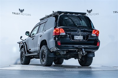 2013 Toyota Landcruiser - Thumbnail