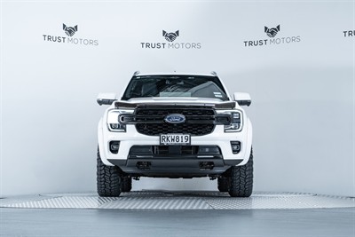 2023 Ford Everest - Thumbnail