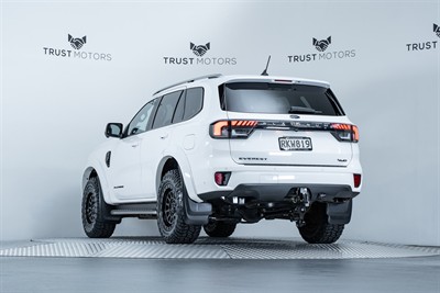 2023 Ford Everest - Thumbnail