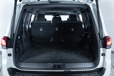 2022 Toyota Landcruiser - Thumbnail