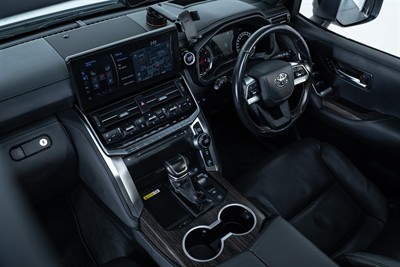 2022 Toyota Landcruiser - Thumbnail